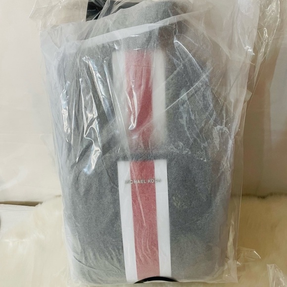 NWT Michael Kors Cooper Sling bag Backpack - Picture 7 of 8